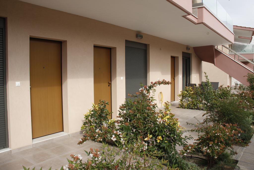 Polychrono Apartments エクステリア 写真
